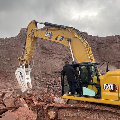 Heavy Hydraulic Stone Breaker For 50-60ton Excavator Guide / Irregular Shape